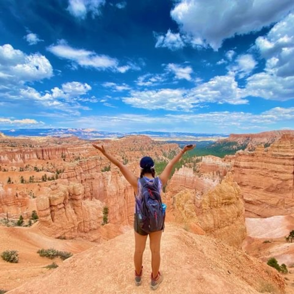 Meet your Posher, Janiza